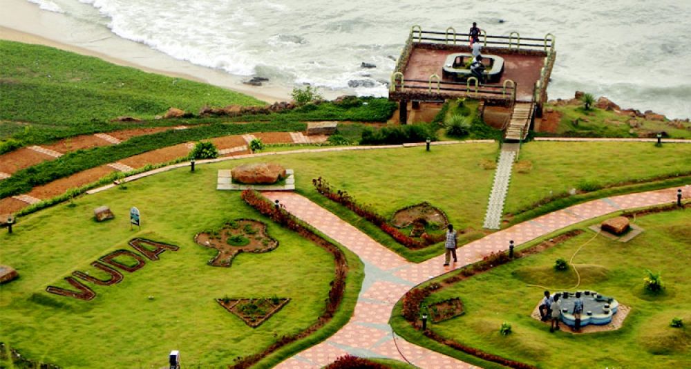 Places to visit in Visakhapatnam: VUDA Park’s musical fountains and boating activities for families.