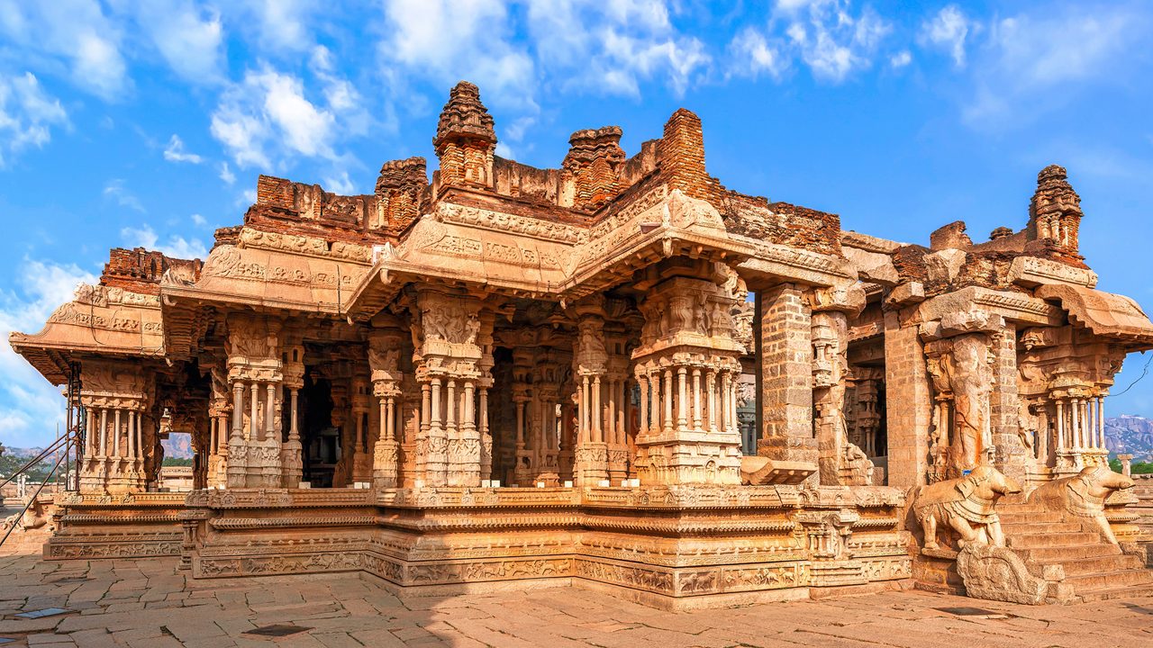 Iconic stone chariot at Vittala Temple in Hampi