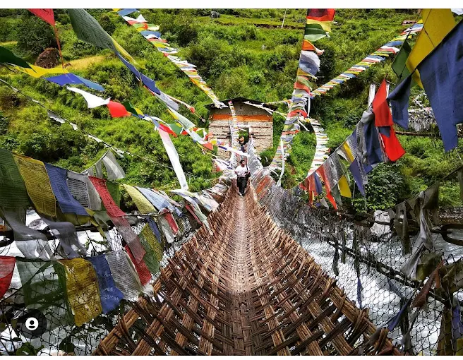 A beautiful and most attractive bridge for clicking pictures.