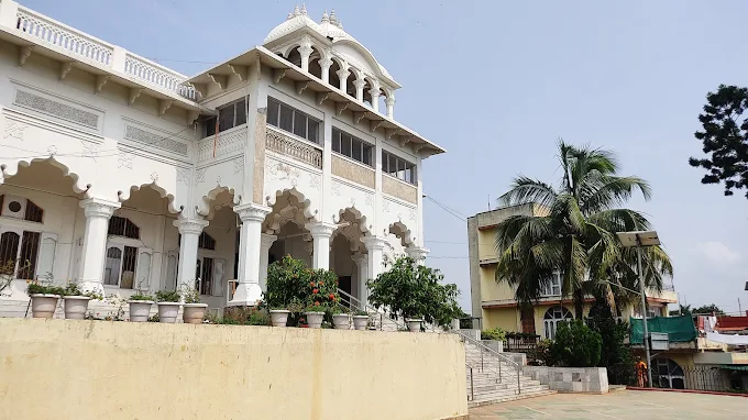 A perfect place to spend the evening filled wit bhajans and kirtan.