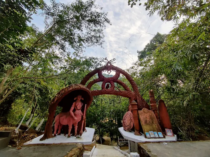 Ideal for trekking, wildlife watching.