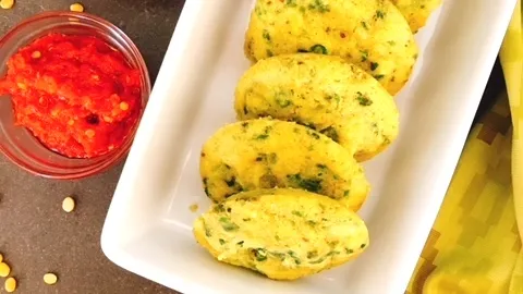 Healthy steamed Bafauri snacks made from chickpea flour