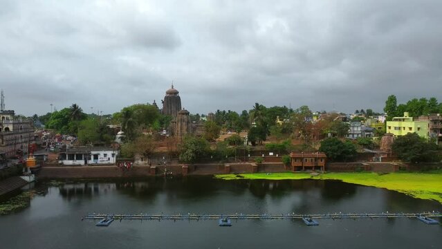 Sacred Bindu Sagar Lake, a tranquil place to visit in Bhubaneswar near Lingaraj Temple.