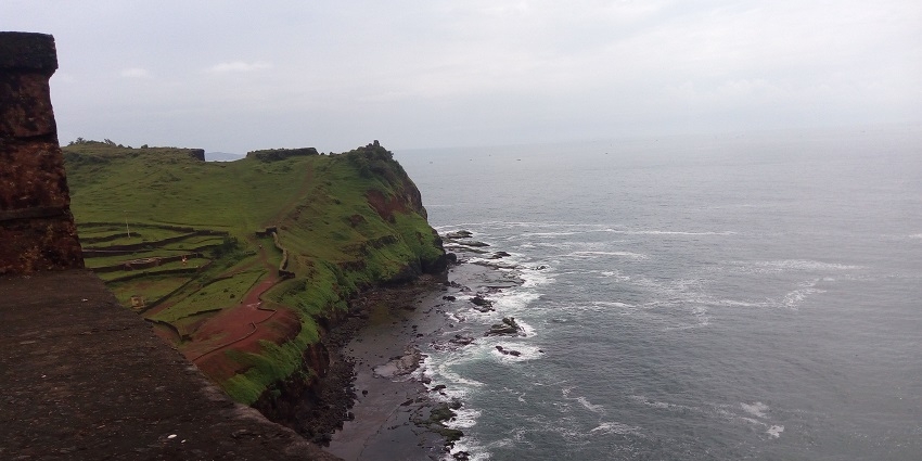 Ganpatipule Beach, a white-sand beach with the sacred Ganesha Temple.