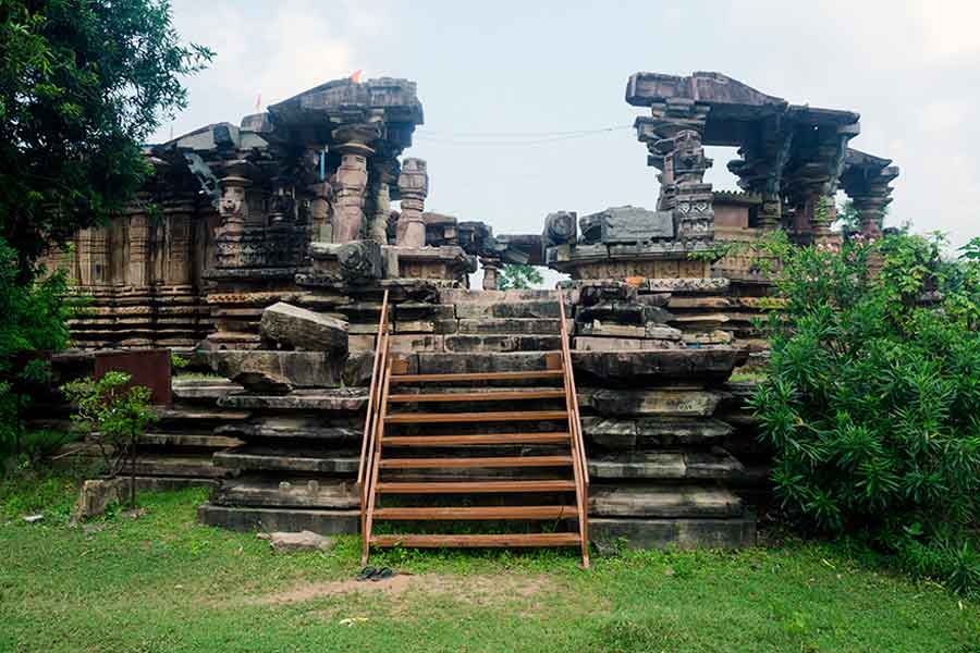 Ghanpur Temples, an architectural wonder among places to visit near Warangal for history buffs