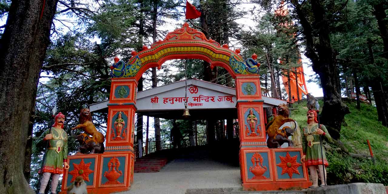 Statue of Lord Hanuman at Jakhu Temple in Shimla
