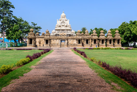 Imposing Gingee Fort ruins in Tamil Nadu, with towering hilltop citadels, ancient temples, and panoramic views of the surrounding plains.
