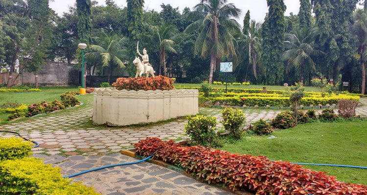 Kakatiya Musical Garden, a beautiful place to visit in Warangal with dancing fountains and light shows.
