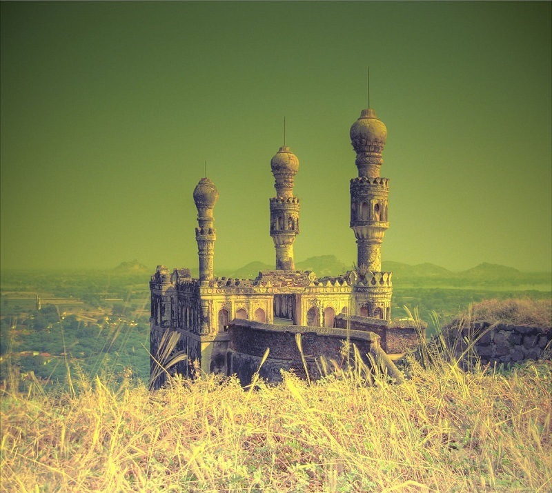 Elgandal Fort in Karimnagar with Persian inscriptions and panoramic views.