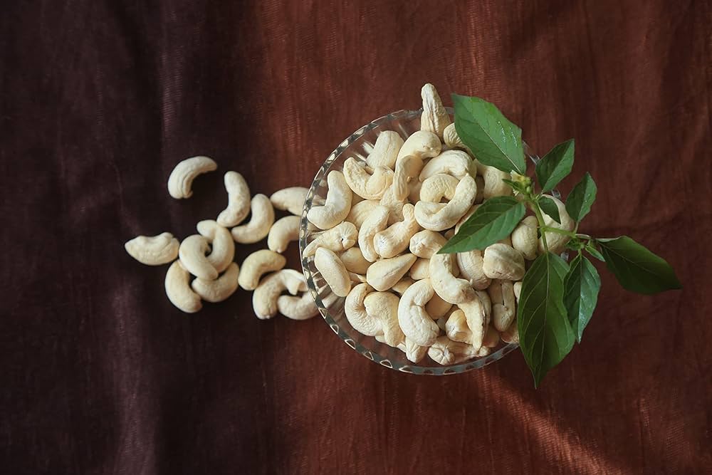 Fresh Ratnagiri-grown Konkani cashews and aromatic spices, a specialty of Maharashtra’s coastal region.