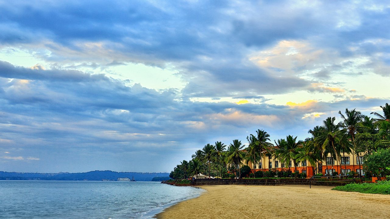Golden sandy Miramar Beach Panaji