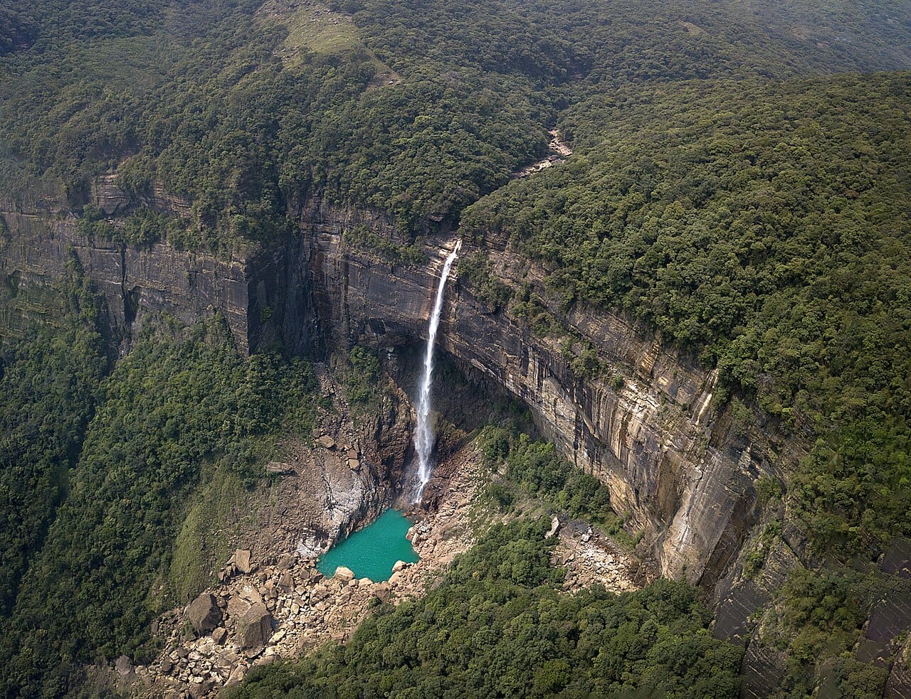 One of the prettiest waterfall in all over northeast located in Cherrapunji.
