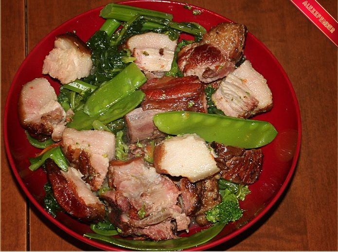 All types of pork dishes are very famous
