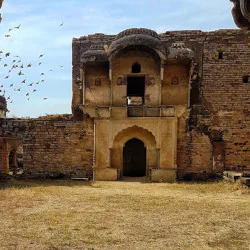 Colonial-era Phool Bagh, a historic place to visit in Kanpur.