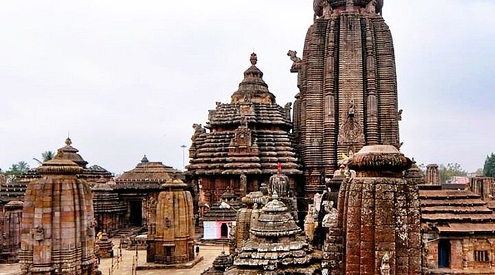 Colorful Pipli village, among the best craft places to visit near Bhubaneswar.