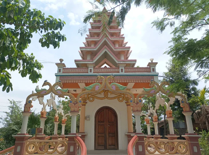 This is a peaceful park in Thoubal
