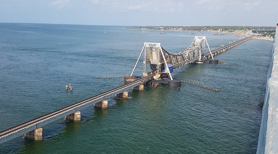 An aerial view of Adam's Bridge, the chain of shoals visible from Rameshwaram.