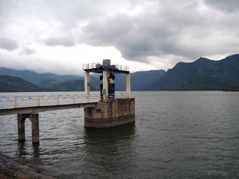 Aliyar Dam and Theme Park, a picturesque reservoir and entertainment spot near Coimbatore.