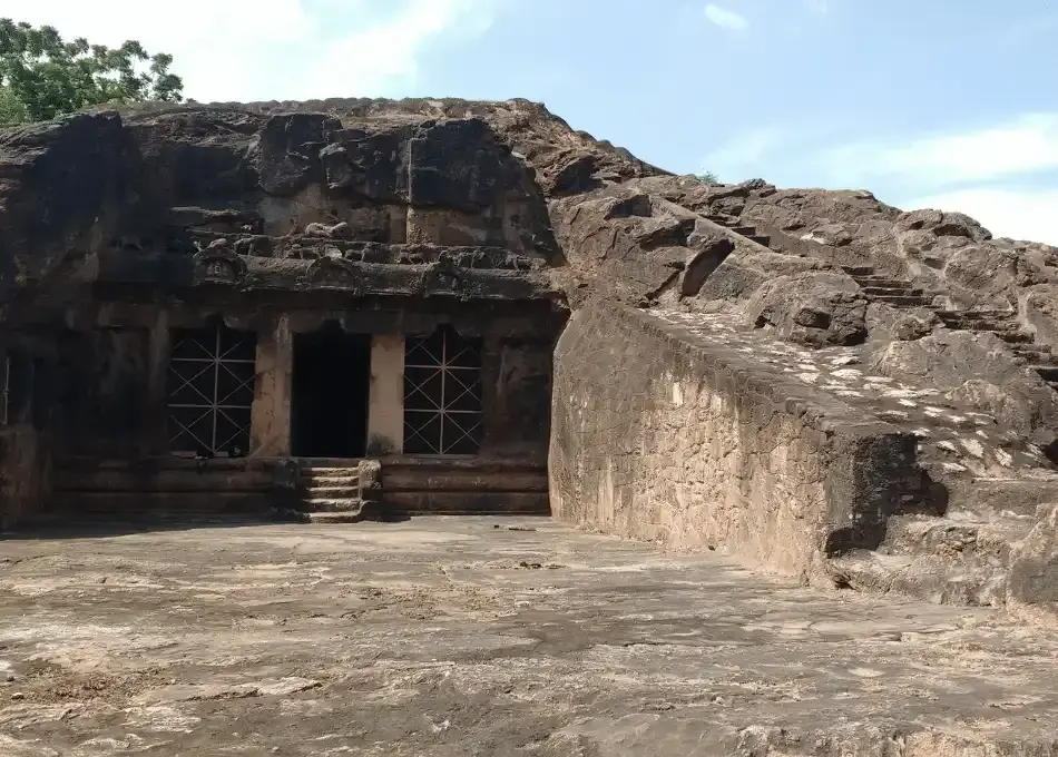 Central India's Famous Hill Stations - Chhindwara, a beautiful city surrounded by dense forests and waterfalls.