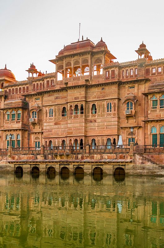 Experience the serene Gajner Palace & Lake, a beautiful place to visit in Bikaner.
