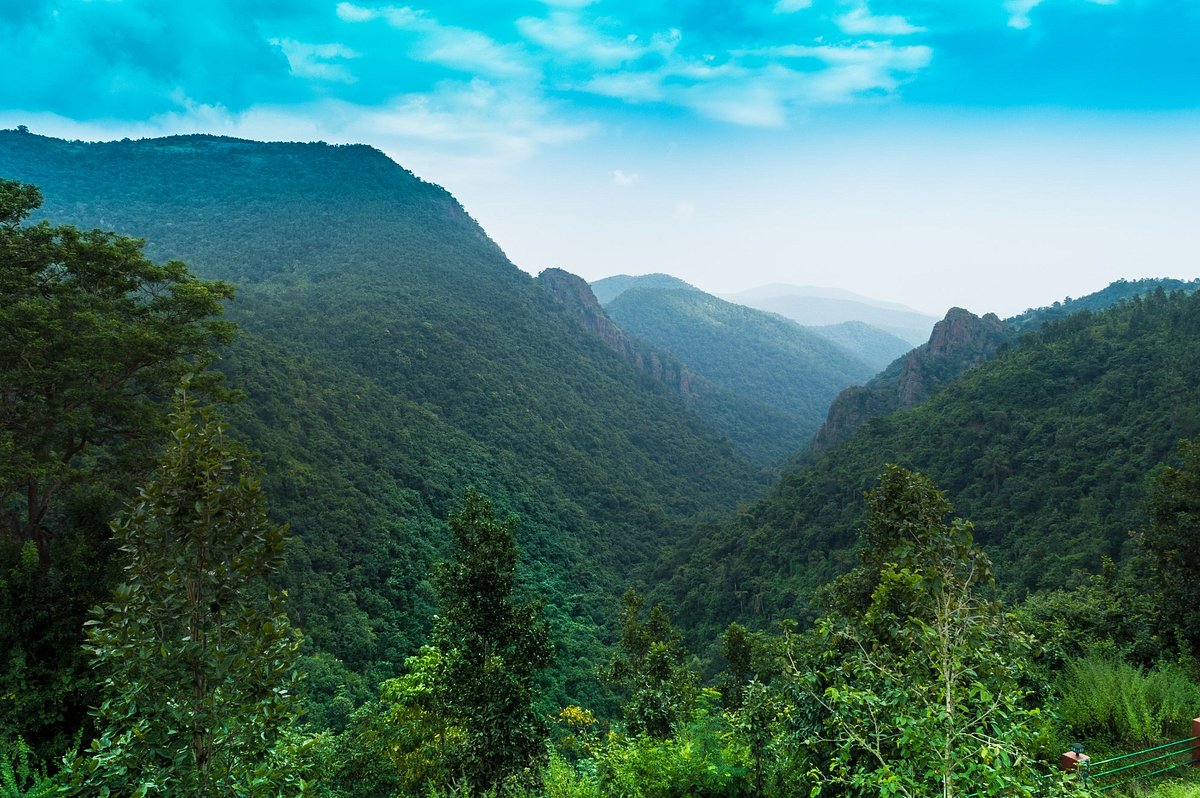 East India's Famous Hill Stations is beautiful all around