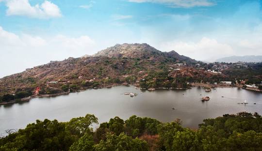 Mount abu is the only hill station of Rajasthan