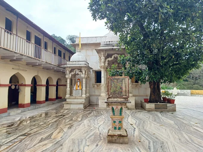 Known for its simple architecture and peaceful surrounding in Mount Abu