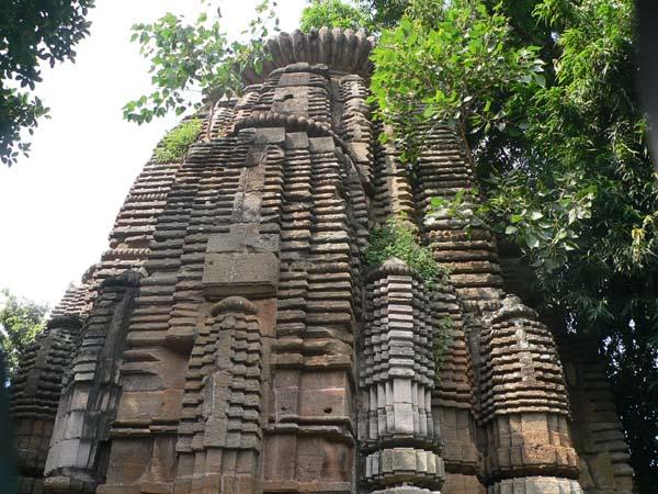 East India's Famous Temples are amazing with their interior designs