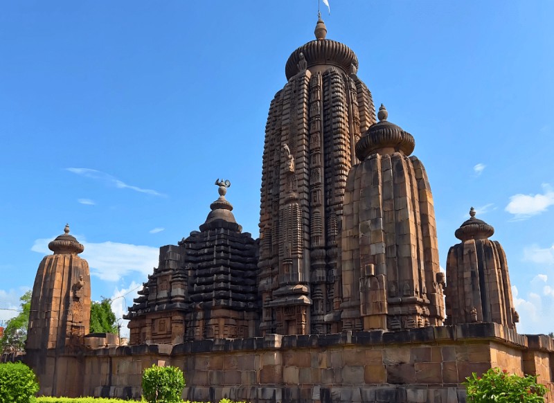 East India's Famous Temples are amazing with their interior designs