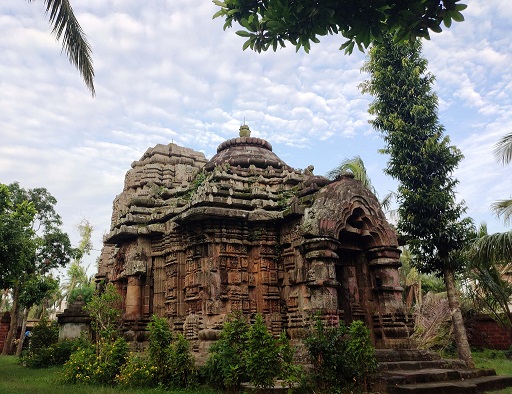 East India's Famous Temples are amazing with their interior designs