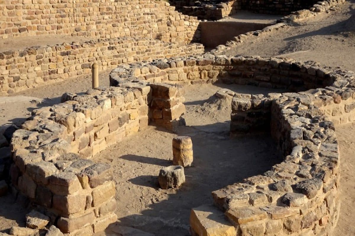 The connecting area between the Citadel and Middle Town, with its structural remains, is a significant place to visit in Dholavira.