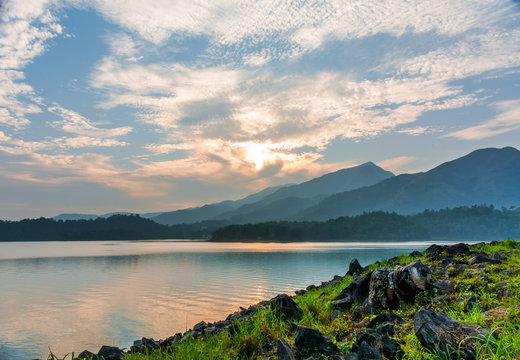The largest earthen dam in India is a spectacular place to visit near Kozhikode.