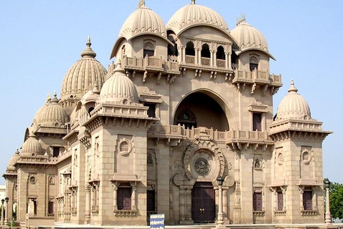 Serene riverside view of the Belur Math temple and headquarters in Howrah, West Bengal.