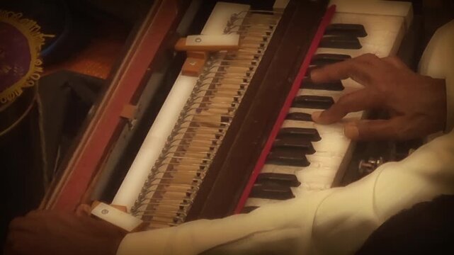 Devotees singing Bhajans during a Kirtan sessDevotees singing Bhajans during a Kirtan session at a temple in Nashik.ion at a temple in Nashik.