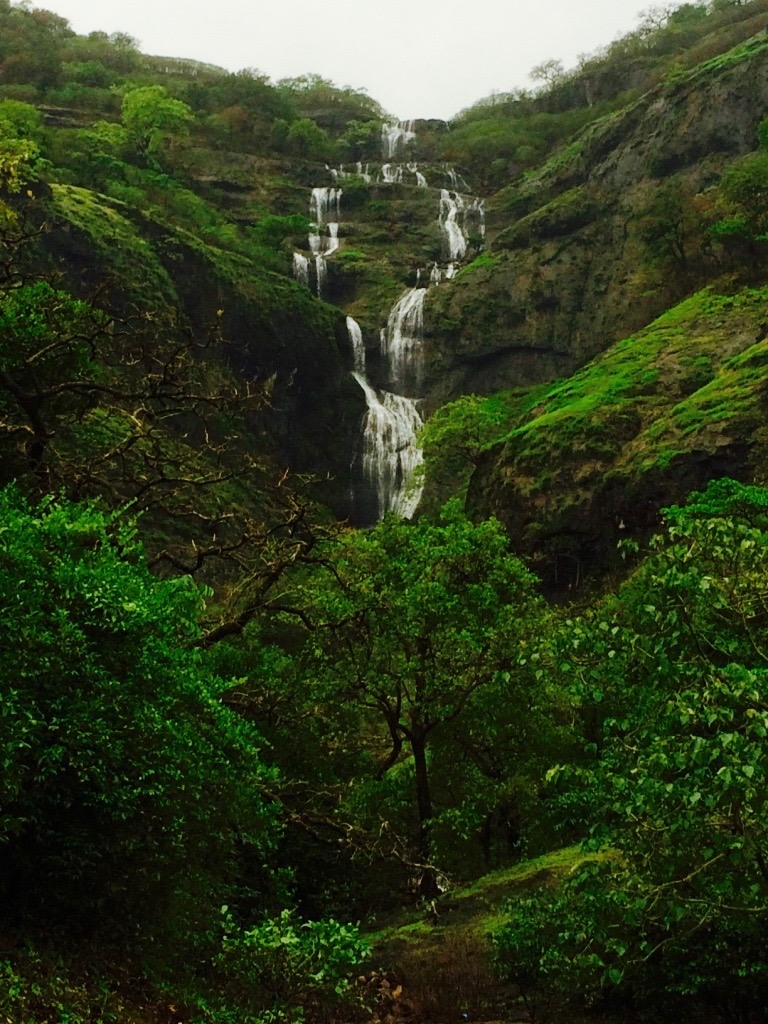Bhandardara lake and hills, a picturesque hill station place to visit near Nashik.
