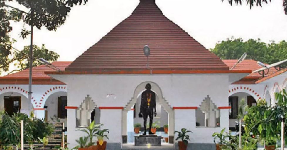 The Bhitiharwa Ashram is a serene and historic place to visit in Champaran, established by Gandhi for rural development.