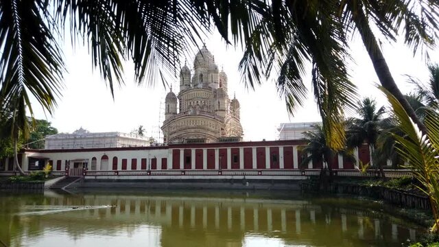 The nine-spired navaratna temple of Dakshineswar Kali on the banks of the Hooghly River.