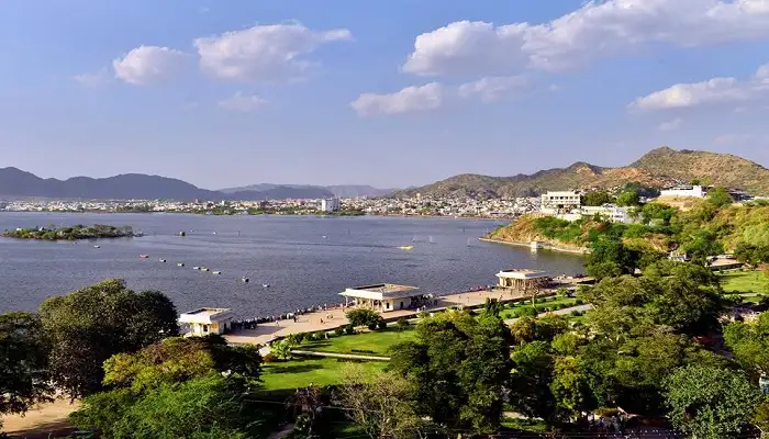 This is a well maintained garden with beautiful view