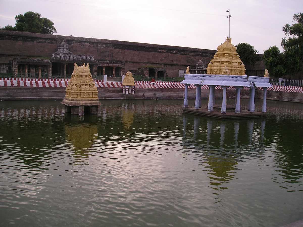 Devarajaswami Temple (Vijayaraghava Perumal Temple) in Kanchipuram with its sacred temple tank.
