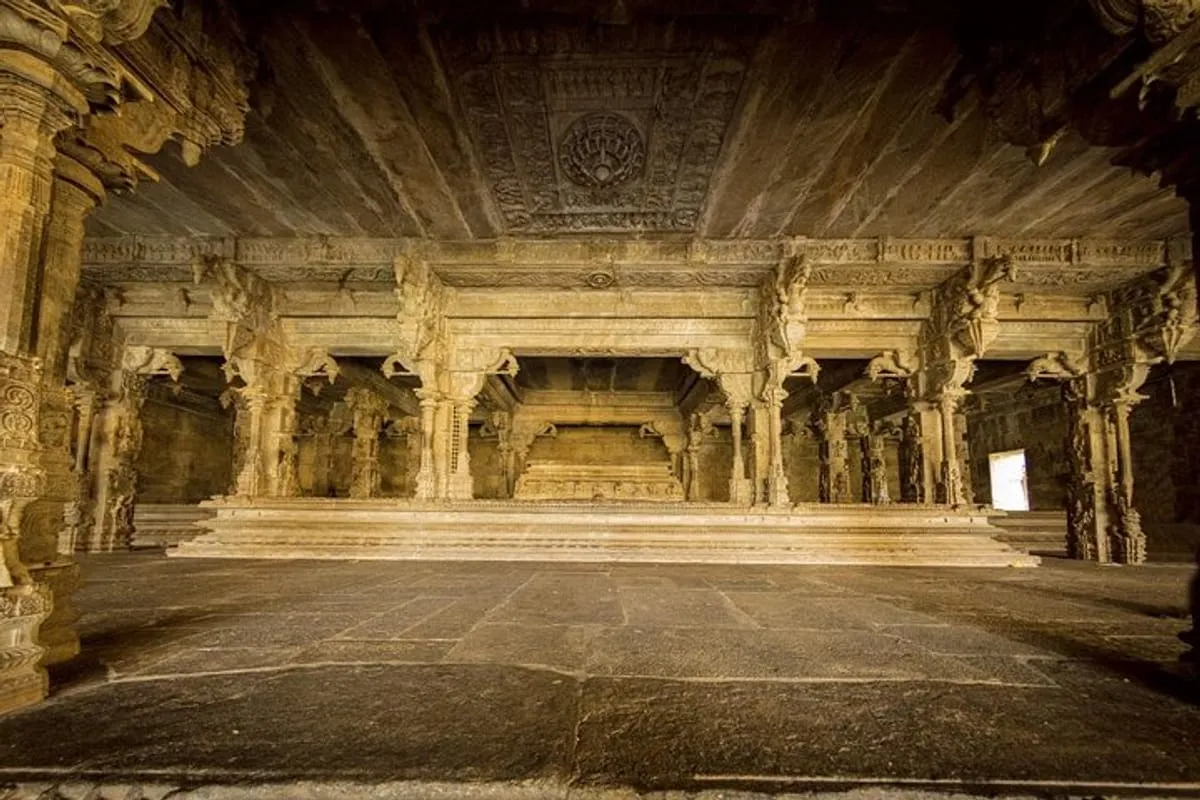 The inner sanctum and deity of the Jalakanteswarar Temple.