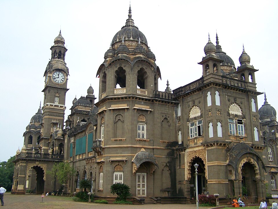Depicts Kolhapur's royal legacy