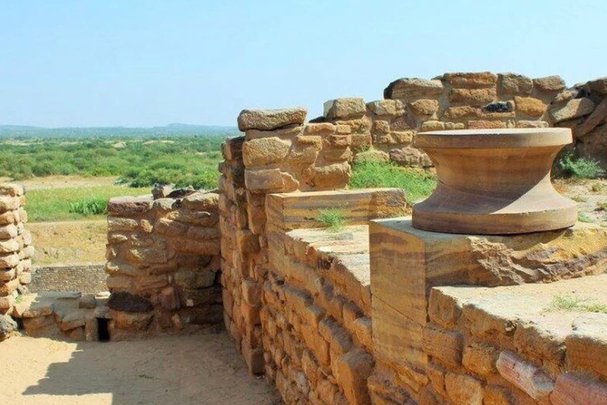 Island in the Marine National Park, known for coral reefs, mangroves, and marine biodiversity.