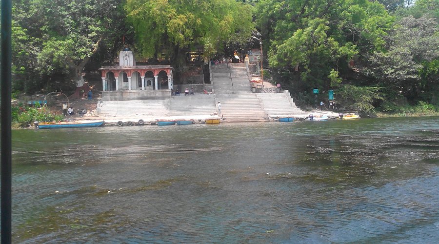 Someshwar Temple, a scenic and peaceful religious place to visit in Nashik.