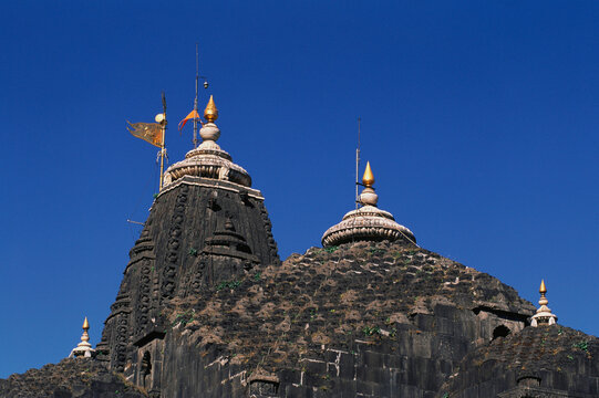 Trimbakeshwar Temple, one of the top places to visit in Nashik, a Jyotirlinga shrine.