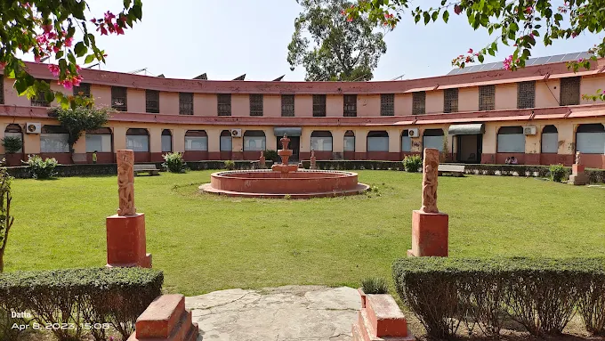 This place has all the ancient stuffs related to Mathura