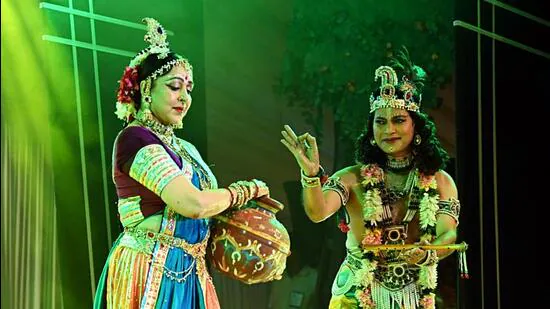 It has beautiful performances