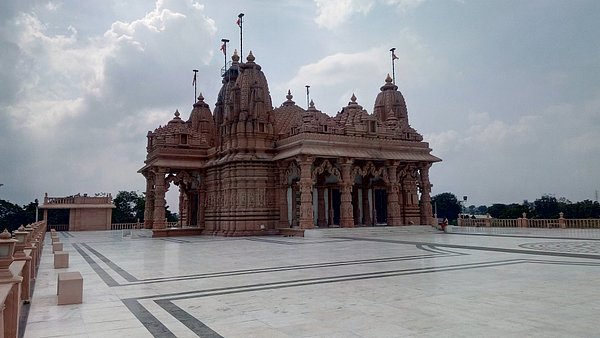 Gondal, a royal town with palaces and a vintage car museum, a major place to visit near Rajkot.