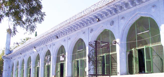 Jama Masjid Aurangabad, an iconic 17th-century Mughal mosque and a major historical place to visit in Aurangabad.