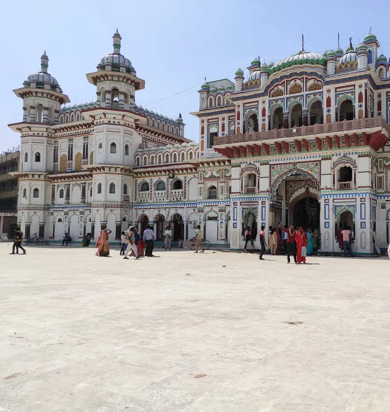 Janaki Mandir (Punaura Dham), the revered birthplace of Goddess Sita and a central place to visit in Sitamarhi.