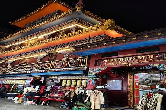 Mcleod Ganj Market, a vibrant shopping and culinary place to visit in Dharamshala.